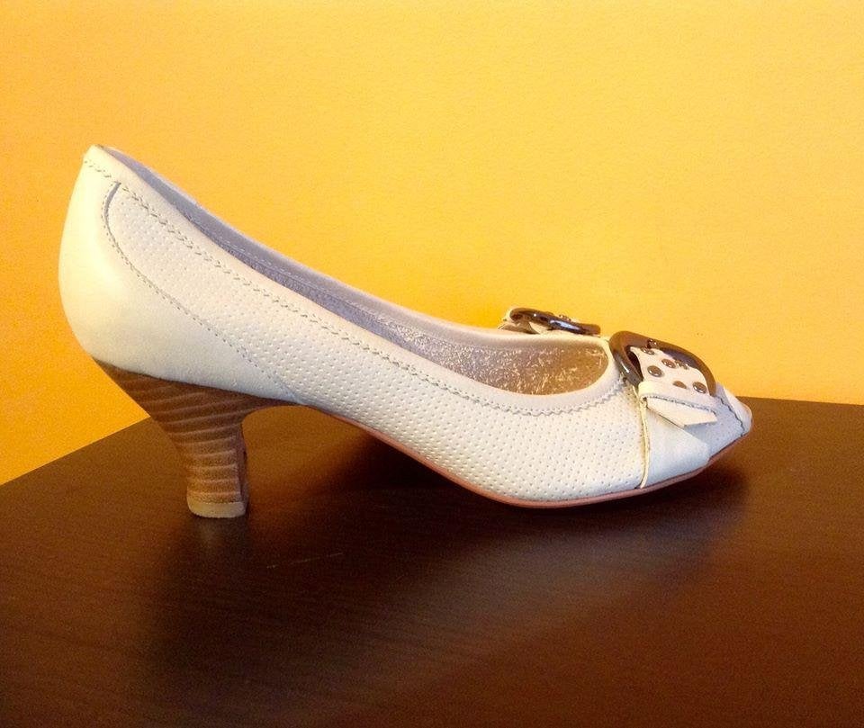 Bool open pumps / Peep toes van leer – Maat 37, Pumps, Beige, Ophalen of Verzenden, Zo goed als nieuw