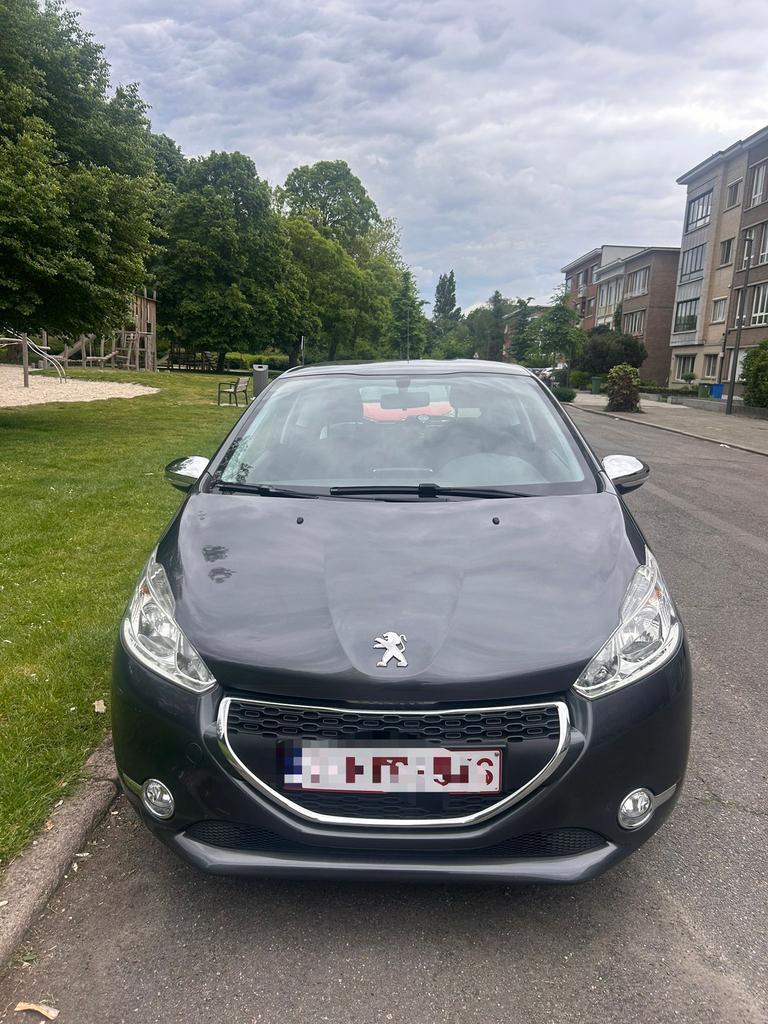 Peugeot 208 1.2 Benzine 2013 – 88.000 km, Autos, Achat, Entreprise, Carnet d'entretien, Capteur de stationnement