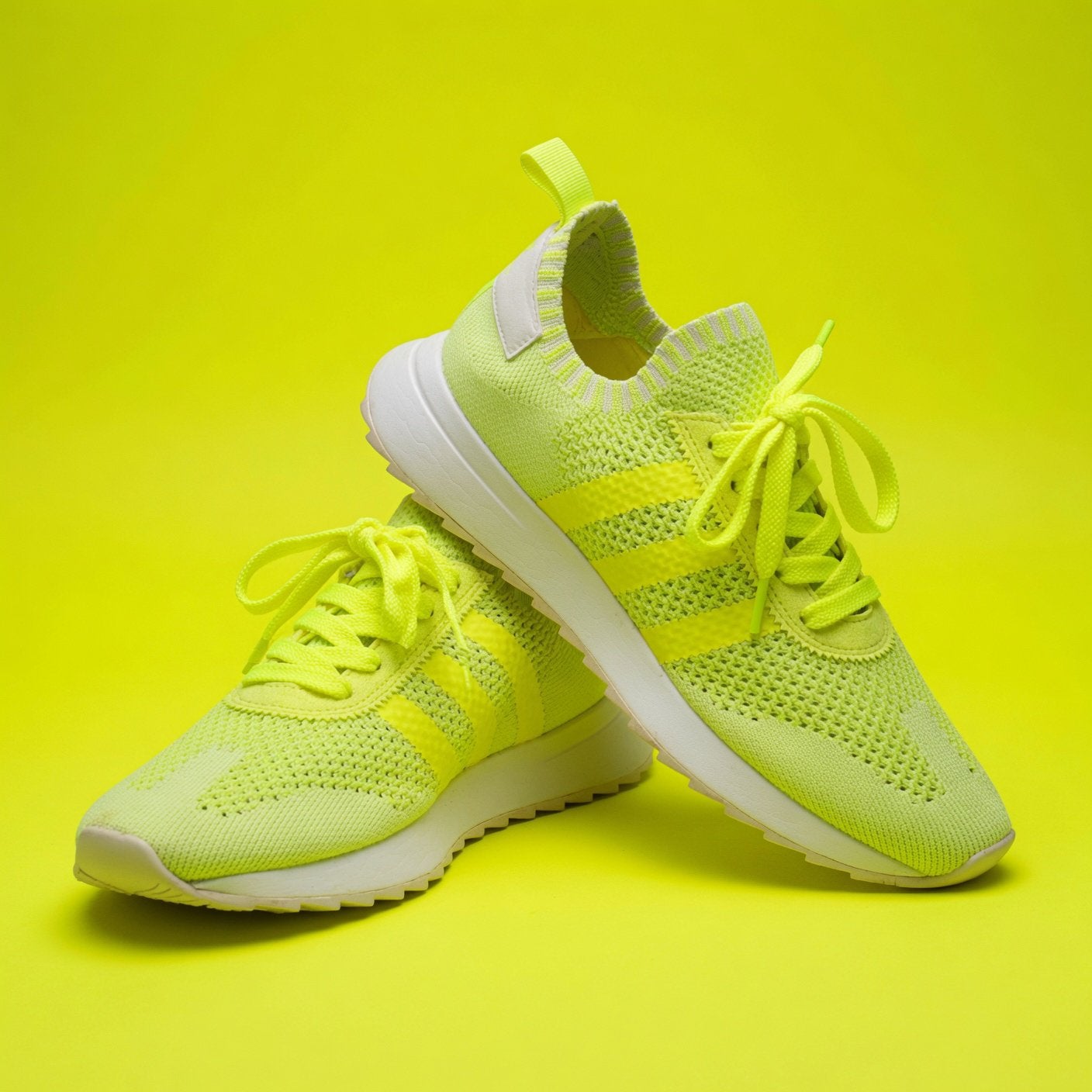 Adidas Originals Primeknit taille 39 1/3 sont en solde !, Sneakers et Baskets, Porté, Jaune, Enlèvement ou Envoi