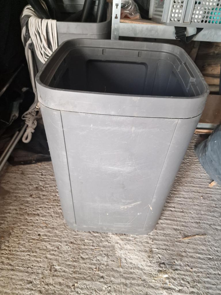 Vuilbak plastiek bak grijs 2 stuks, Ophalen