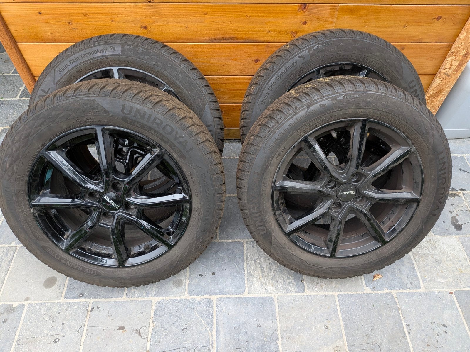 4 Jantes Dezent 16" Noires + Pneus Hiver Uniroyal 205/55 R16, Autos : Pièces & Accessoires, Pneus hiver, 16 pouces, Véhicule de tourisme