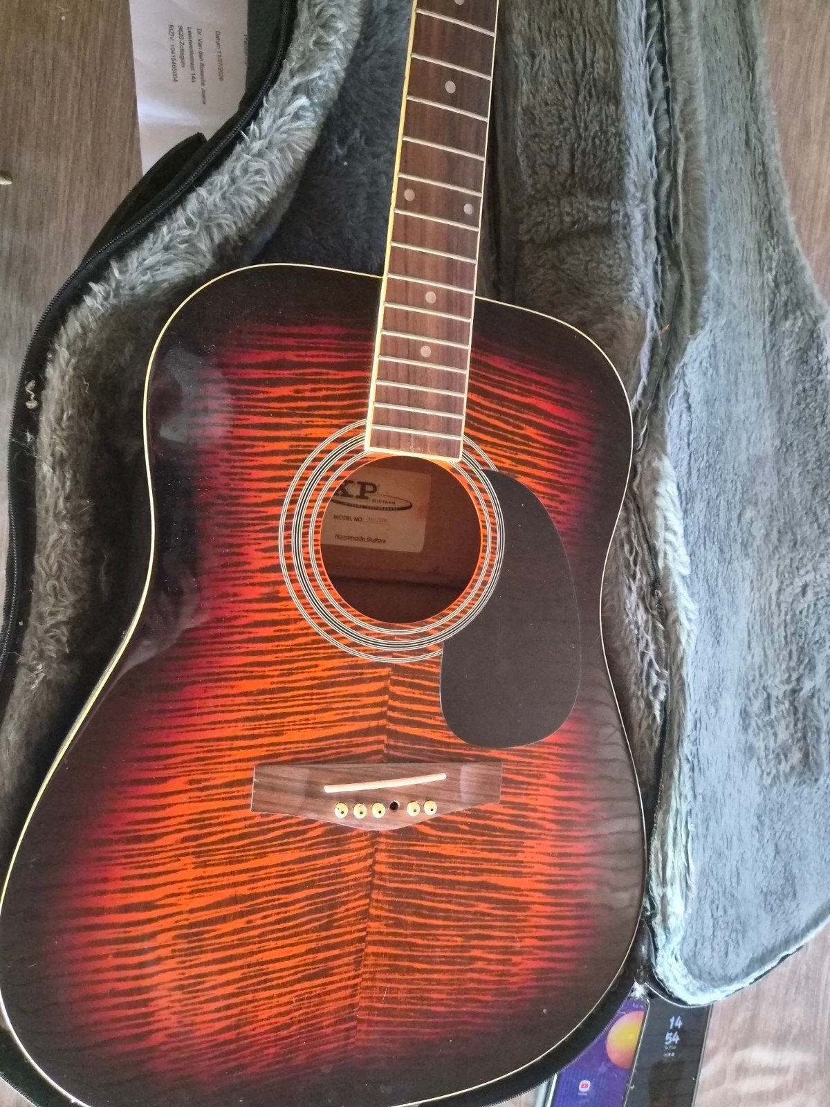 Akoestische gitaar, Ophalen