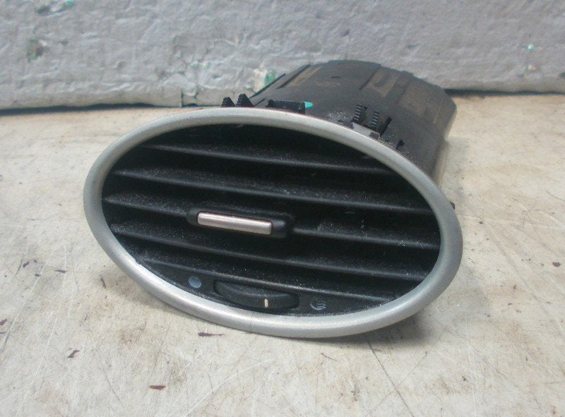 DASHBOARD LUCHTROOSTER MIDDEN Ford Focus 2 Wagon, Auto-onderdelen, Dashboard en Schakelaars, Ford, Gebruikt