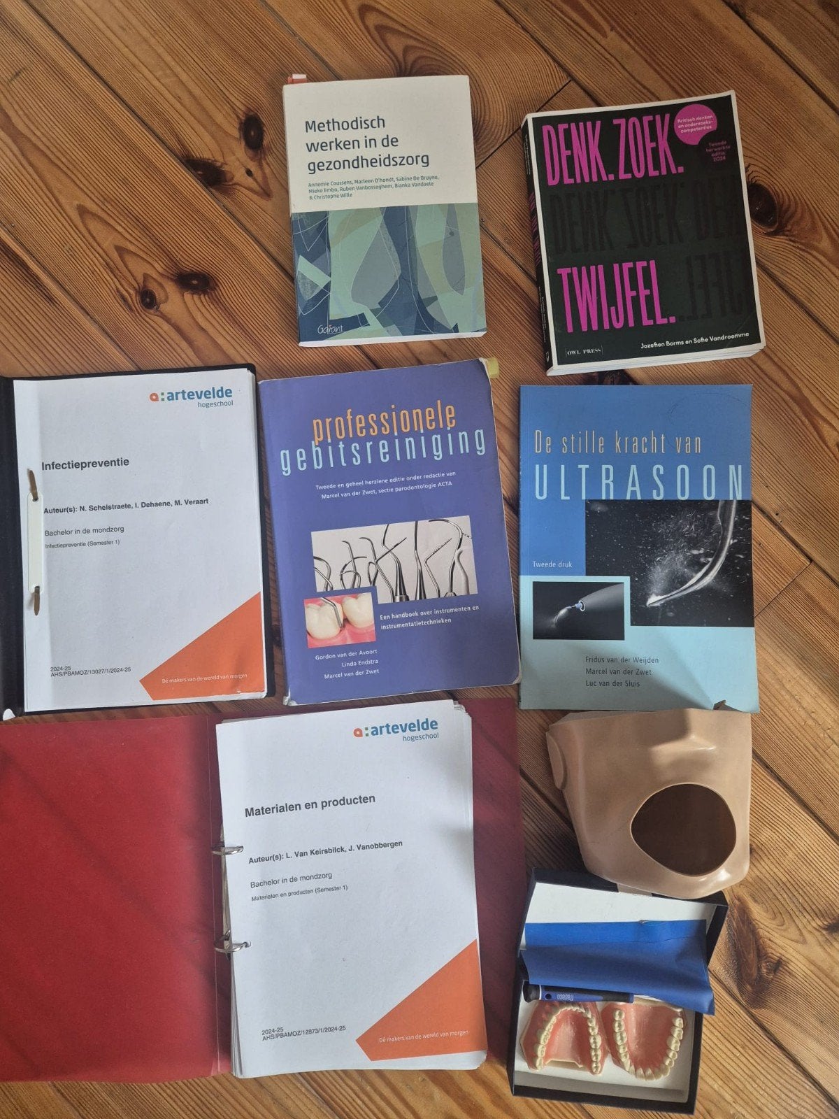 Mondzorg opleiding boeken en materialen, Ophalen of Verzenden, Hogeschool
