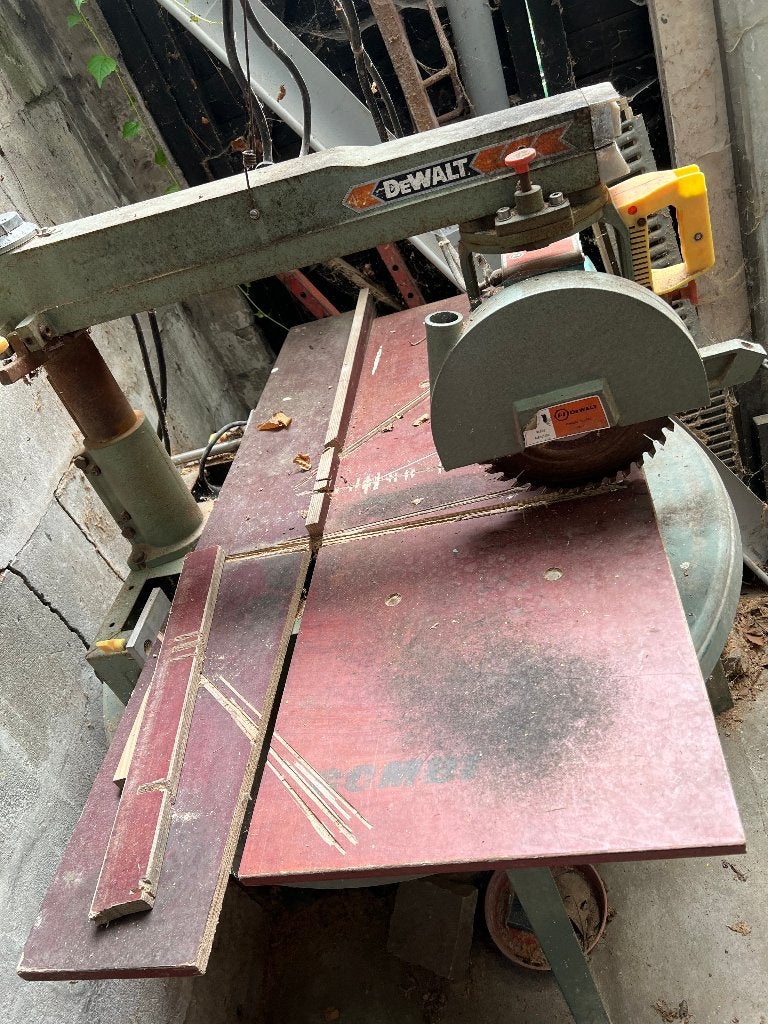DeWalt radiaalzaag / afkortzaag, Doe-het-zelf en Bouw, Gereedschap | Zaagmachines, Ophalen, De Walt, Gebruikt, Afkortzaag