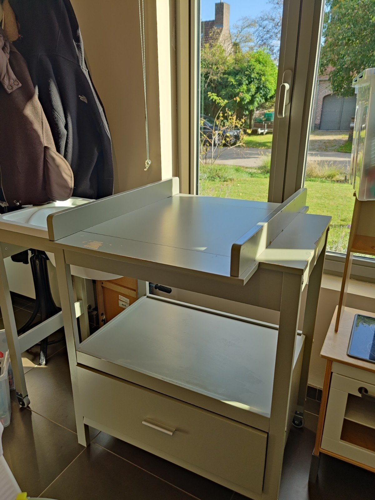 Gratis af te halen luiertafel met badje, Kinderen en Baby's, Ophalen, Gebruikt, Badje