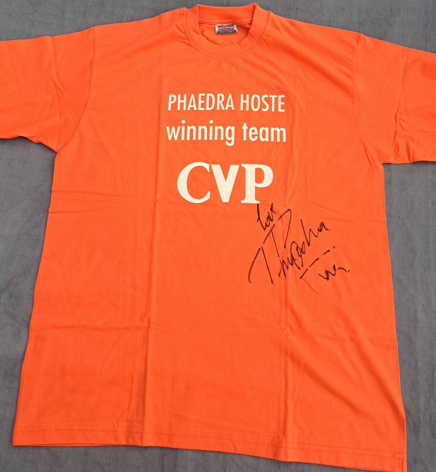 T-Shirt Phaedra Hoste - Gesigneerd - CVP, Verzamelen, Verzenden, Gesigneerd