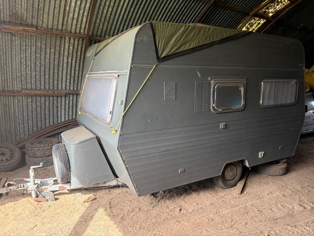 Knaus komfort Caravan 365 - 750 kg, Particulier, Knaus