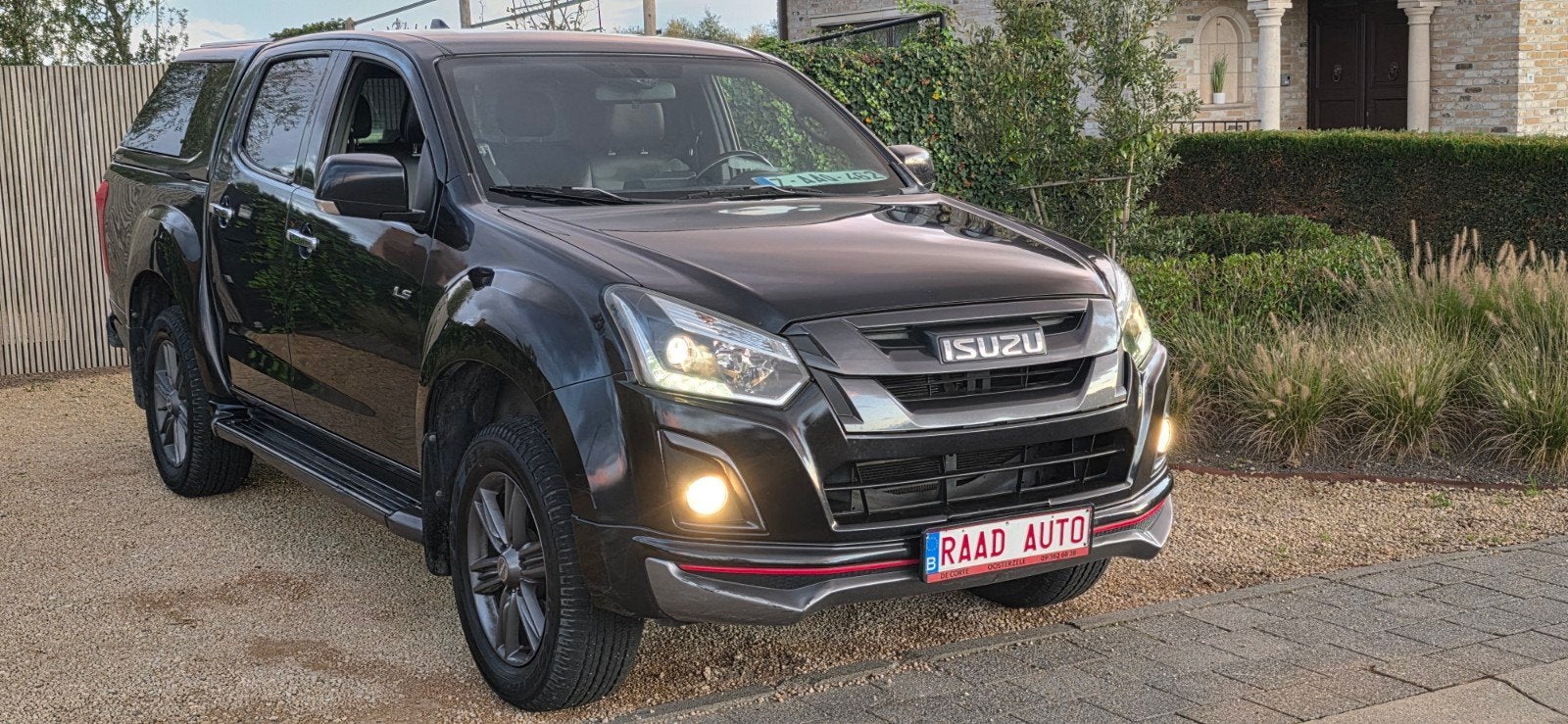 Isuzu D-MAX 1.9 _ 120kw _ automatische transmissie _ volledi, Auto's, Automaat, https://public.car-pass.be/vhr/e28043e7-f95c-4afc-8473-80256e285992