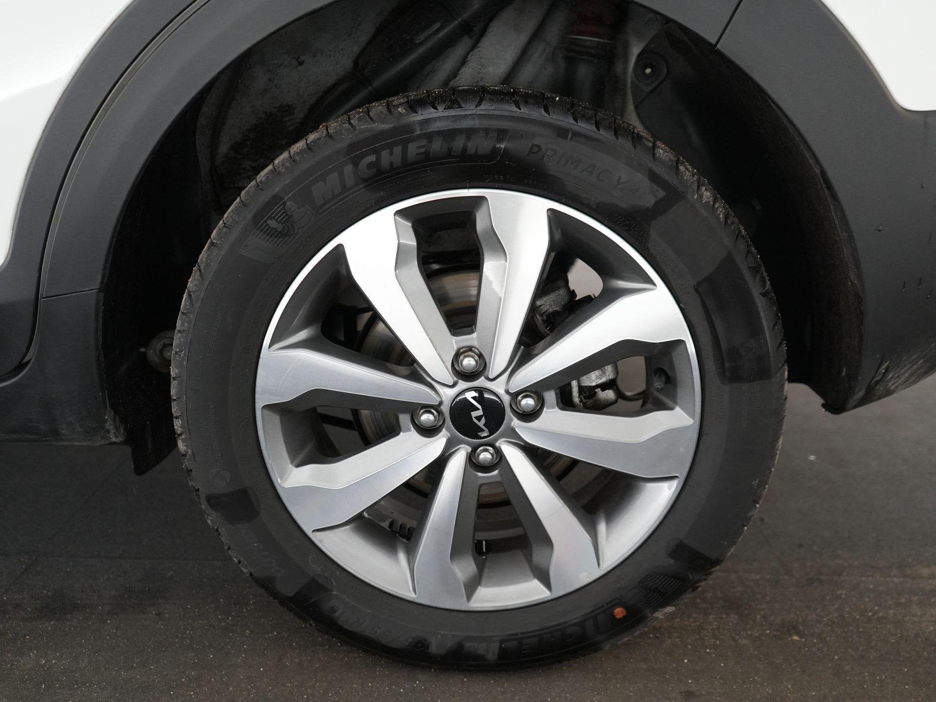 Kia Stonic 1.0 T 100 Inspire Plus DCT (automatique), 135 g/km, Entreprise, https://public.car-pass.be/vhr/5b9fbd58-650d-46f8-89dc-5d0c0fc8d779