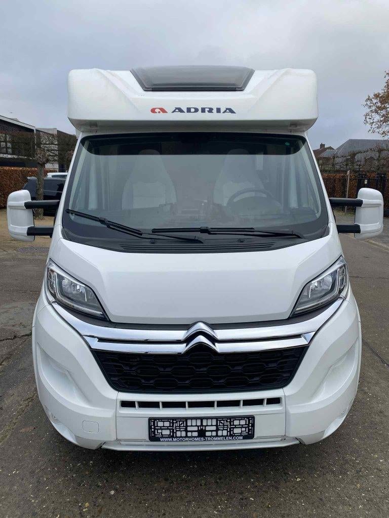 Adria Matrix 600 DT Axess, Caravans en Kamperen, Mobilhomes, Ringverwarming, Fietsendrager, Diesel, Adria