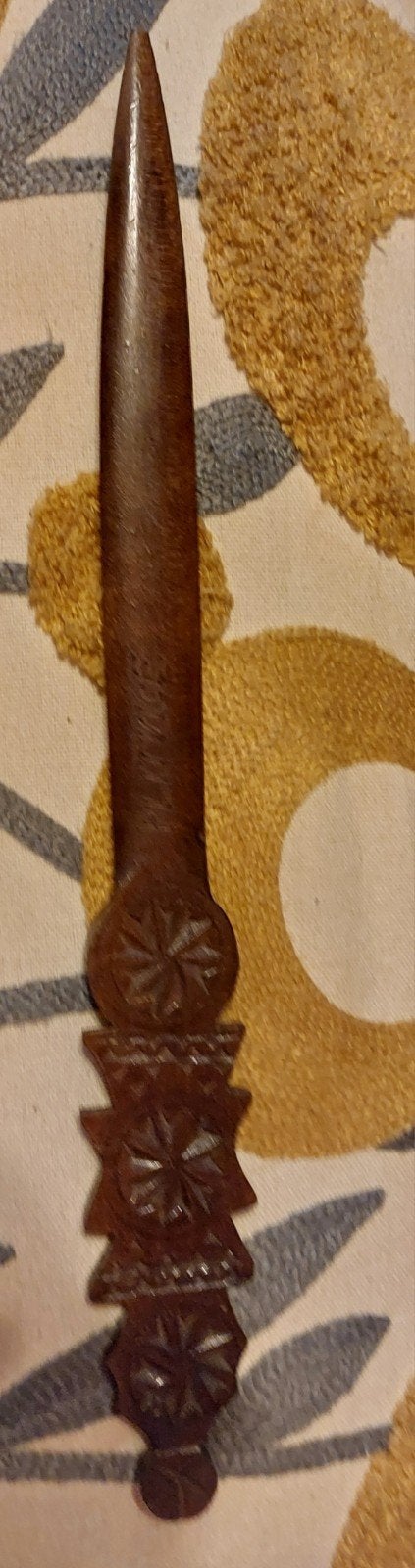 handgesneden Kroatische briefopener, Enlèvement