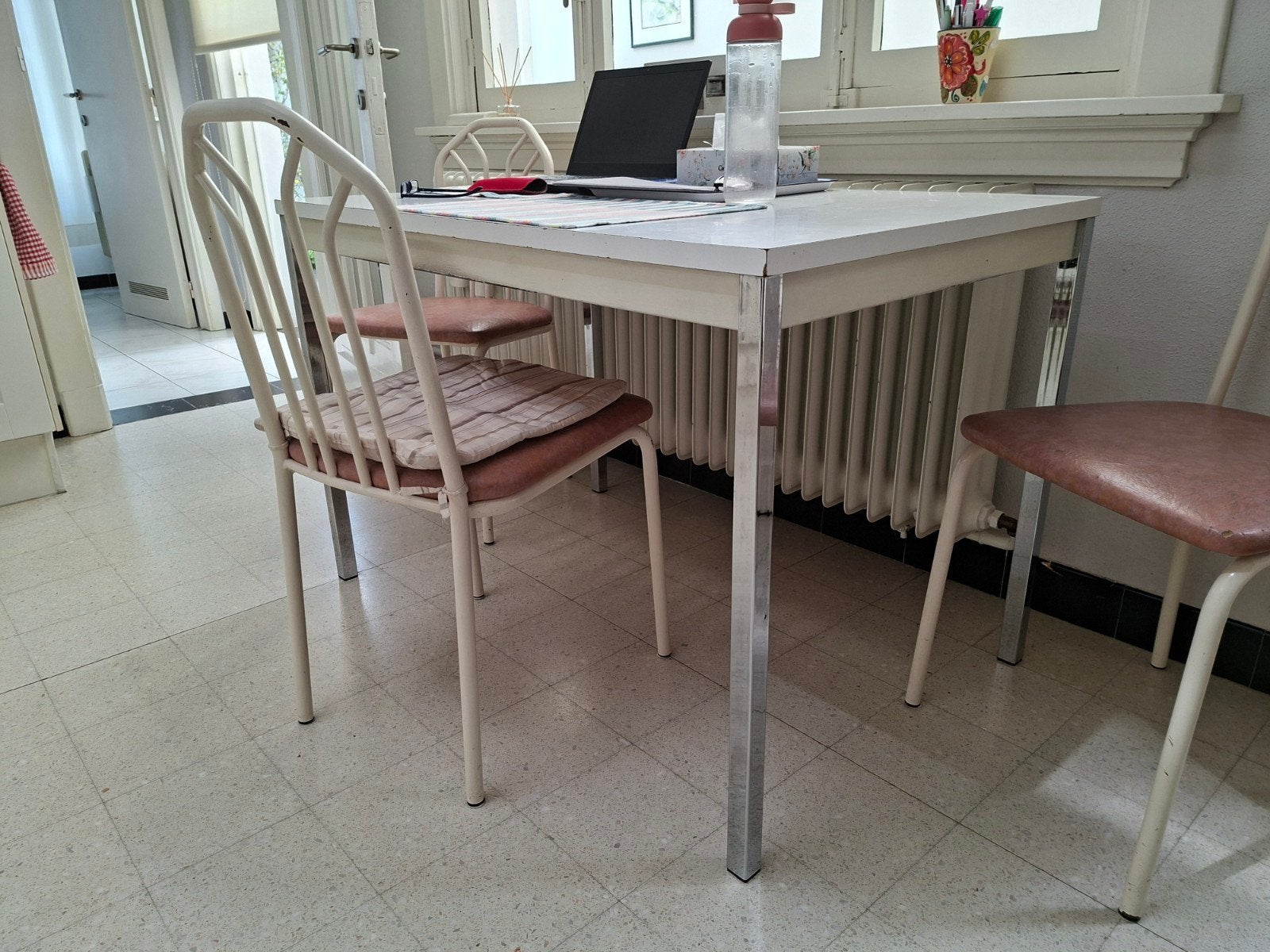 Te geef: eettafel met 4 stoelen, Huis en Inrichting, Stoelen, Ophalen