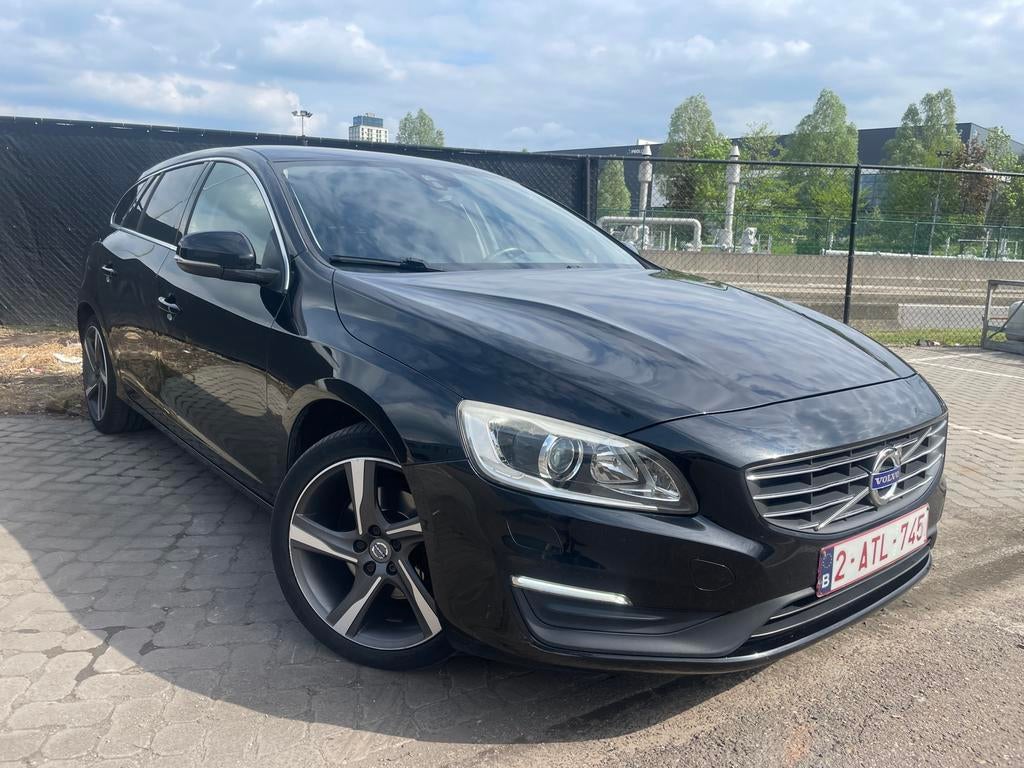 Volvo V60/2.0D3 Geartronic/Euro6/Xenon/Leder/Gekeurd, Auto's, Volvo, 4 cilinders, 1969 cc, Zwart, V60