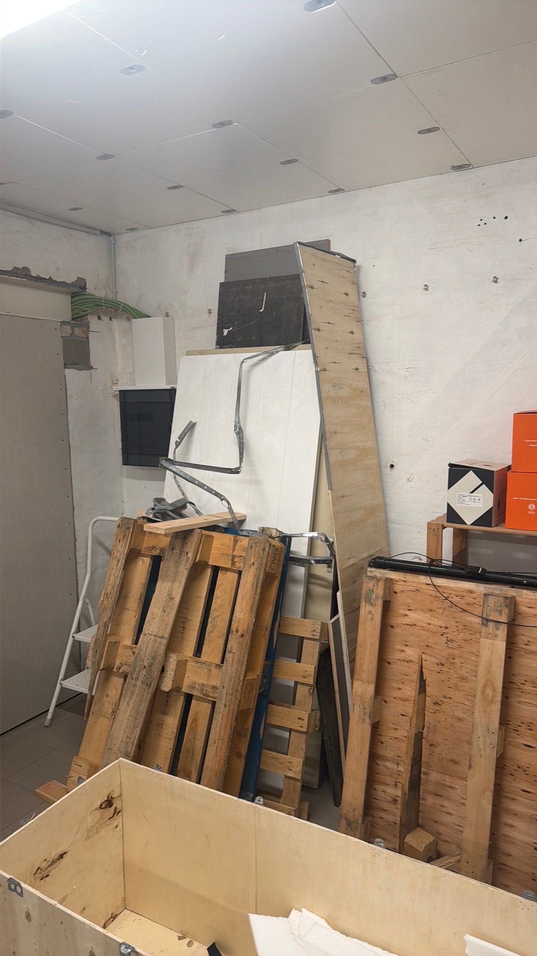 Gratis hout op te halen gistel, Minder dan 3 m³, Ophalen, Overige houtsoorten, Blokken