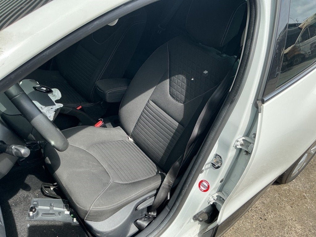 SIEGE AVANT GAUCHE ( CONDUCTEUR ) Renault Clio IV (5R), Renault, Utilisé, Peter-Huppertz-Straße 5
51063  Köln, DE, Dialog.deutschland@renault.de