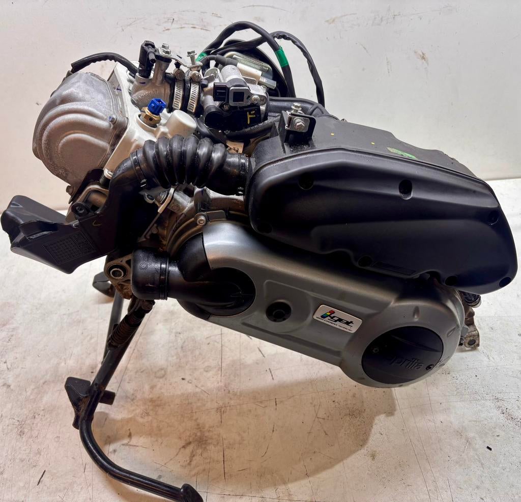 Veel onderdelen Aprillia SXR 50I 2024 1900KM, Fietsen en Brommers, Ophalen of Verzenden, Zo goed als nieuw, Kap