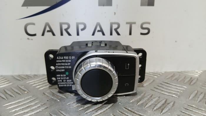 Bouton I-drive d'un Mercedes CLA, 3 mois de garantie, Utilisé, -, -