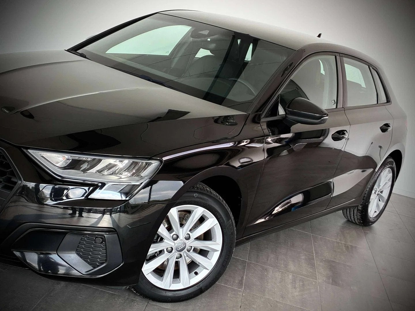 Audi A3 Sportback 2.0 TDi SPORT-1ERPRO-COCKPIT-CARPLAY-CUIR-, Auto's, Gebruikt, 4 cilinders, 116 pk, Zwart