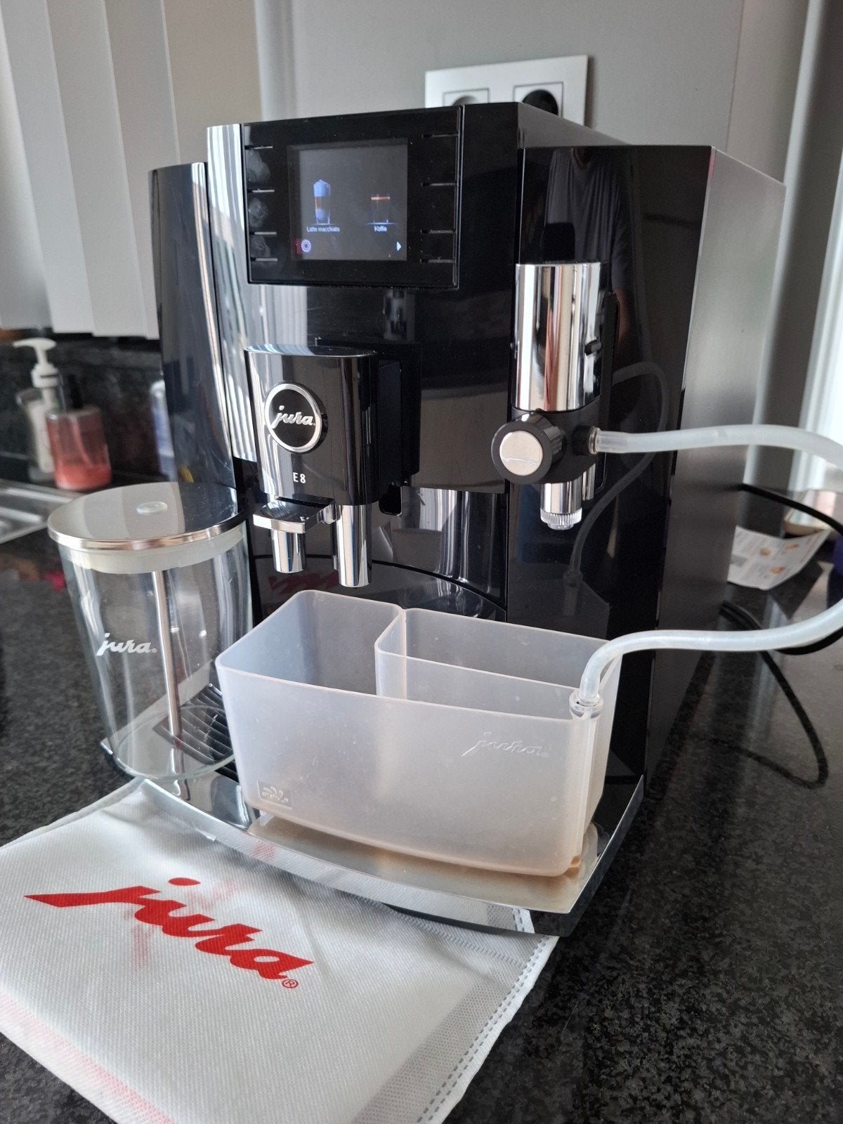 Jura E8 (eb)volautomatische koffiemachine, Elektronische apparatuur, Ophalen, Koffiemachine