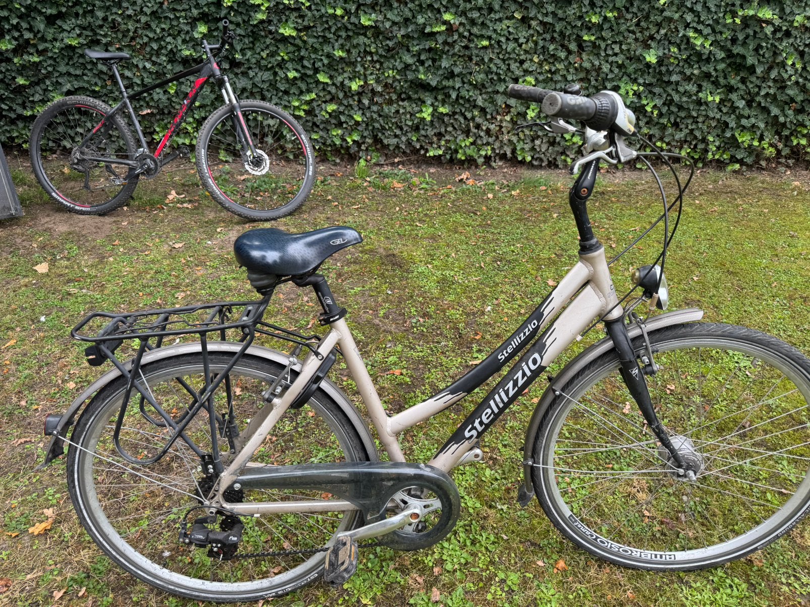 Vrouwenfiets, Fietsen en Brommers, Ophalen, Zo goed als nieuw
