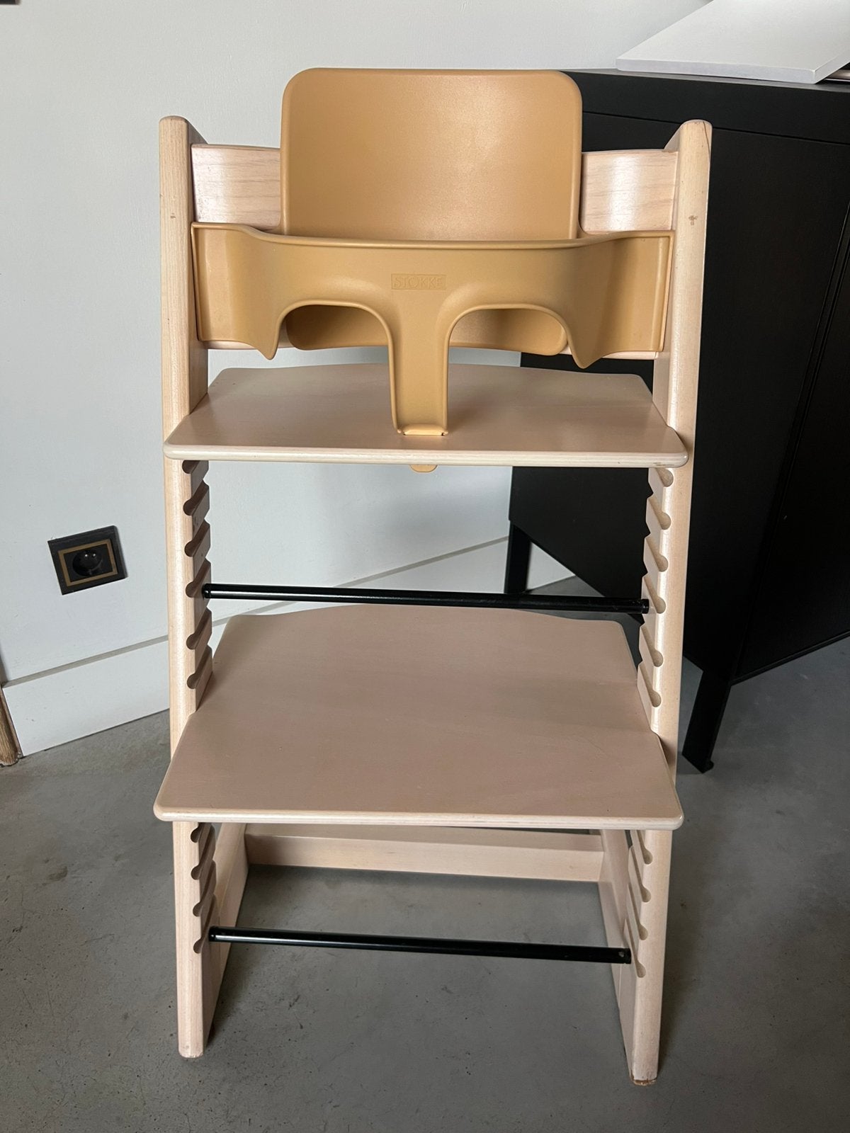 Tripp Trapp kinderstoel van Stokke - white wash, Ophalen, Zo goed als nieuw, Meegroeistoel