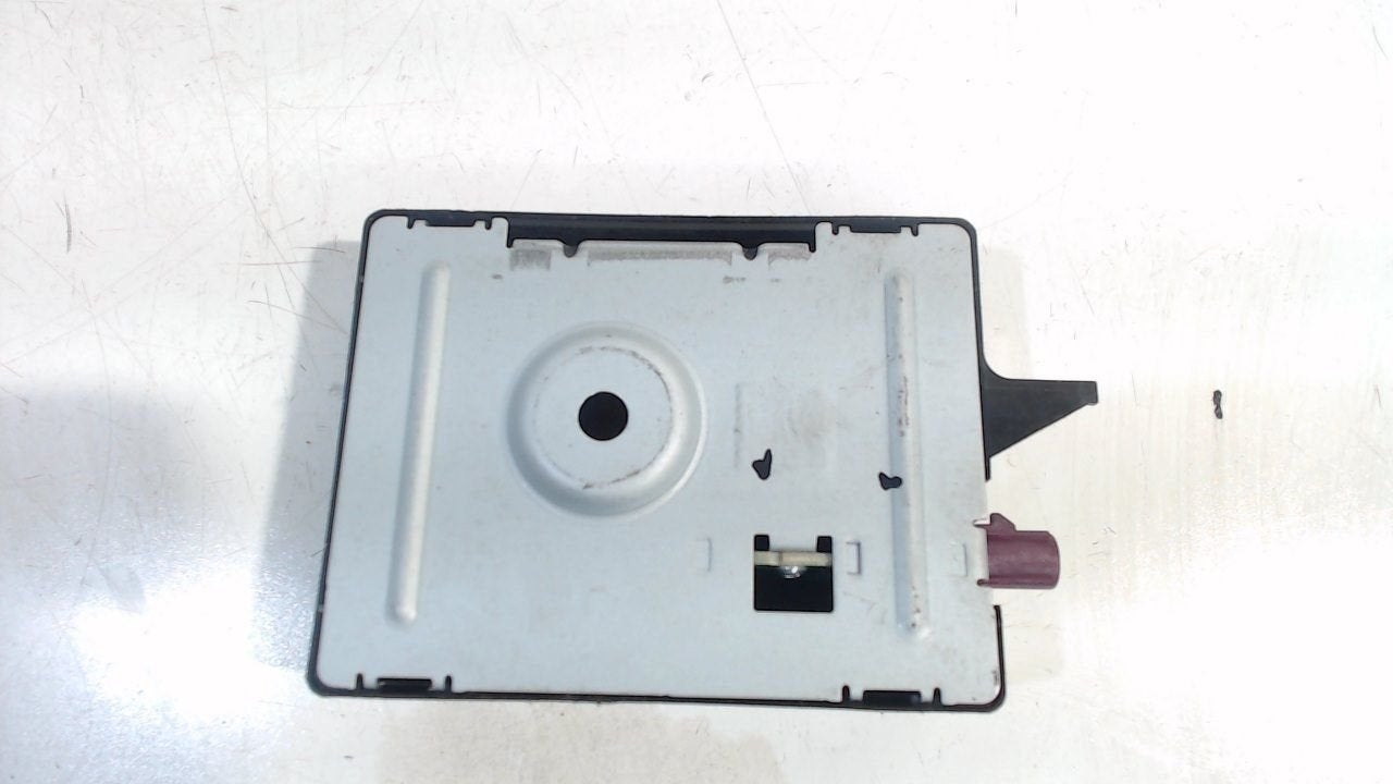 Antenne versterker BMW X5, Ophalen of Verzenden, Van der Ven Autorecycling B.V., Onderdelen@venauto.nl, Ettenseweg 76, 4706 PB Roosendaal, The Netherlands