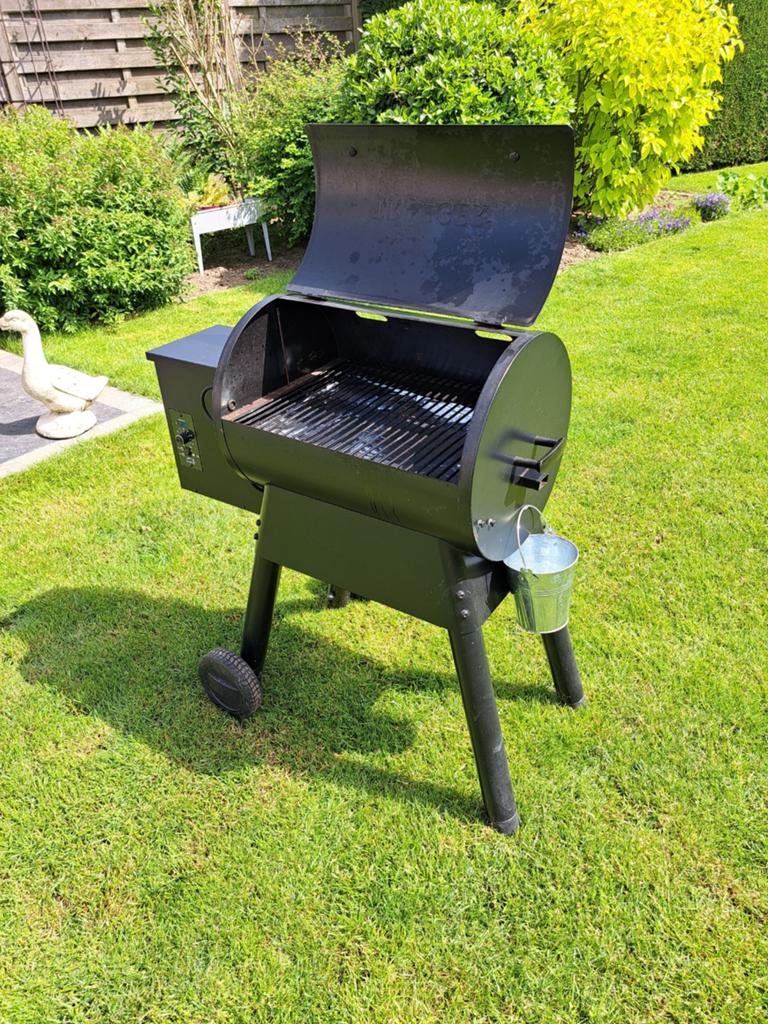 BBQ Traeger bronson 2 op pallets., Ophalen, Zo goed als nieuw, Traeger bronson 2 black-EU, Met accessoires