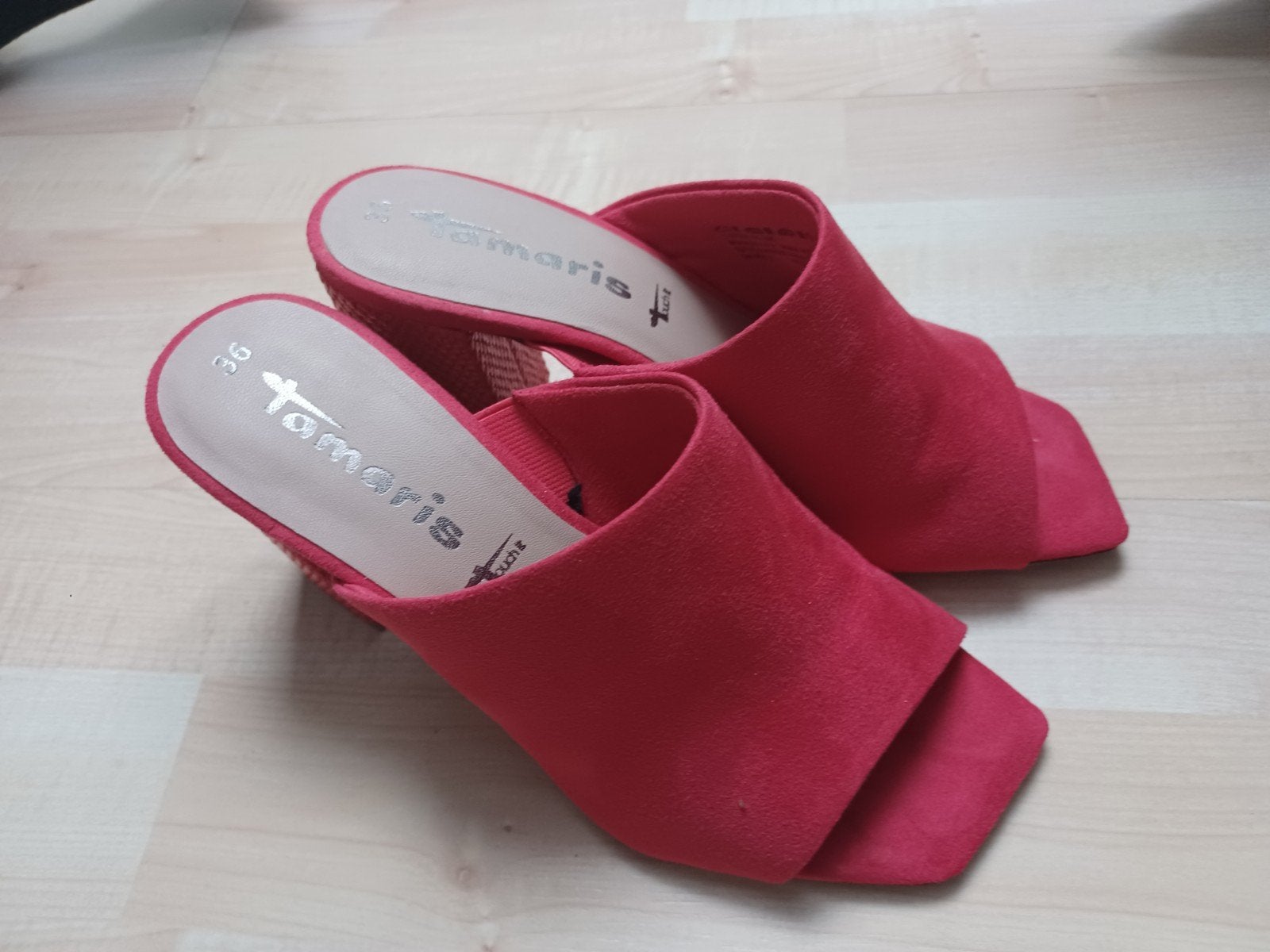 slippers Tamaris maat 36, Ophalen, Slippers