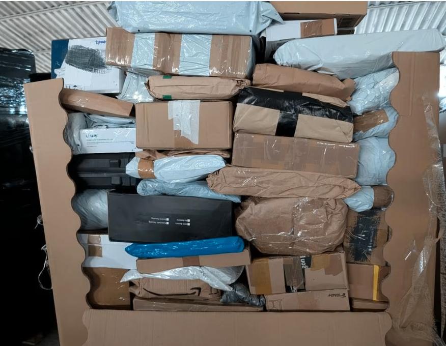 3 500 kg de restes de vêtements Retours, mix, palettes, coli, Divers, Enlèvement, Neuf