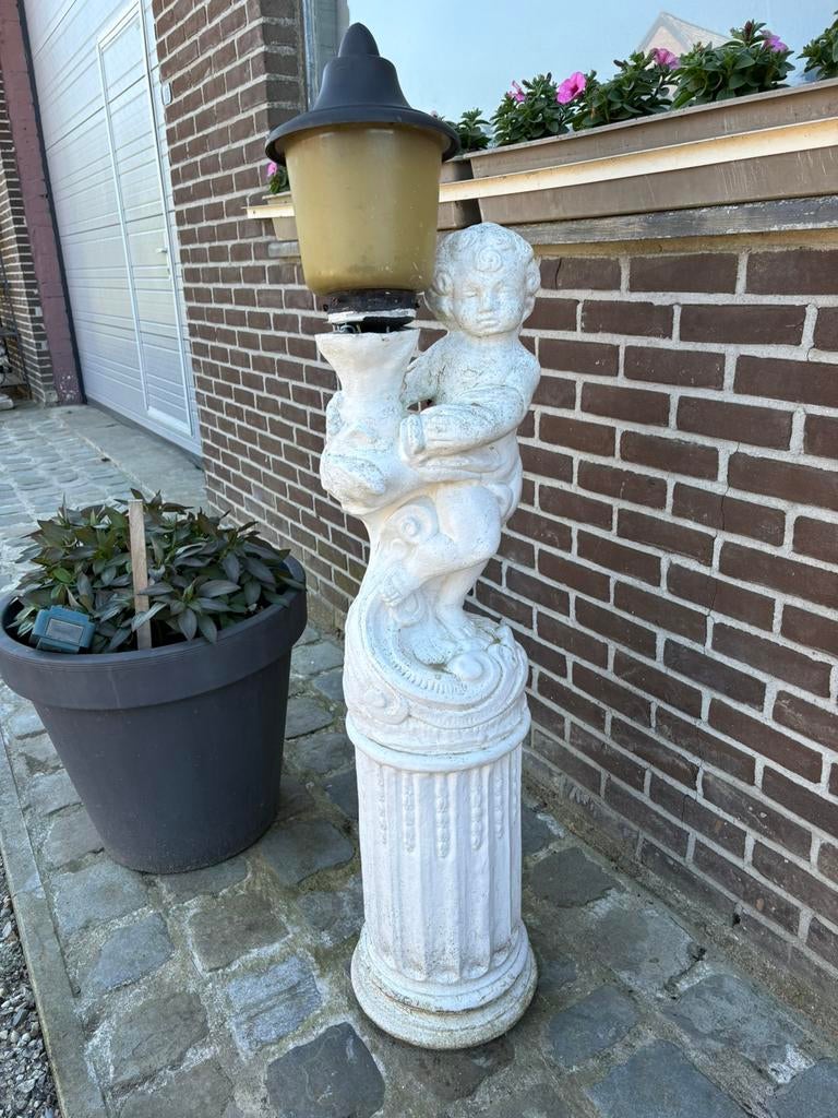Engelen tuinbeeld met lamp, Ophalen, Zo goed als nieuw