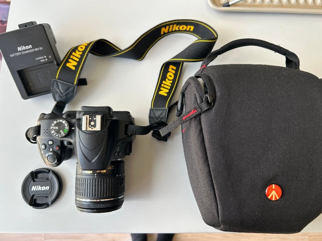 Nikon D3400, TV, Hi-fi & Vidéo, Appareils photo numériques, Utilisé, Reflex miroir, Nikon, Flash intégré, Batterie, Sacoche d'appareil photo