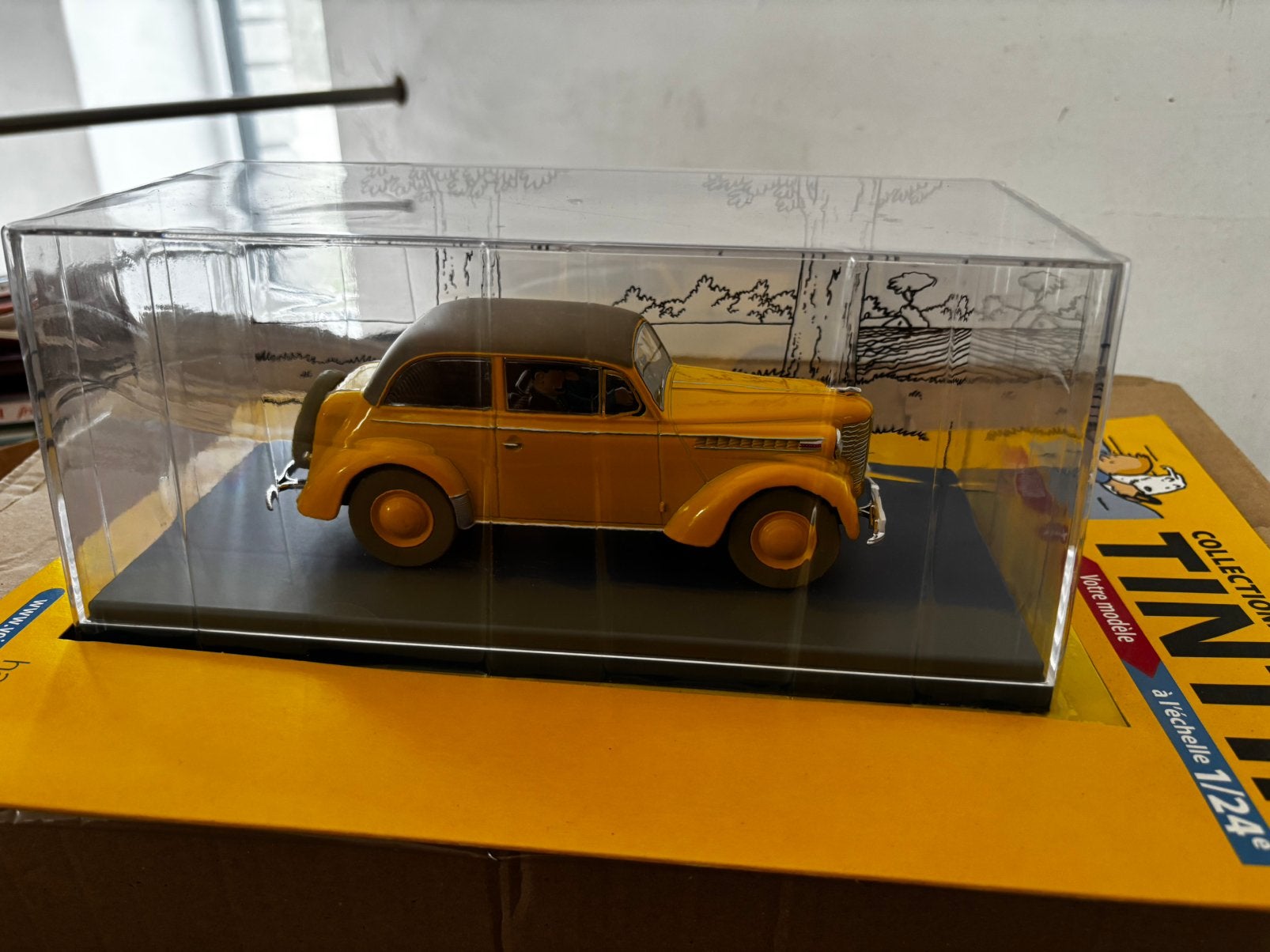 Voiture Tintin échelle 1:24e - n21 L’Olympia des espions…, Ophalen, Nieuw, Auto