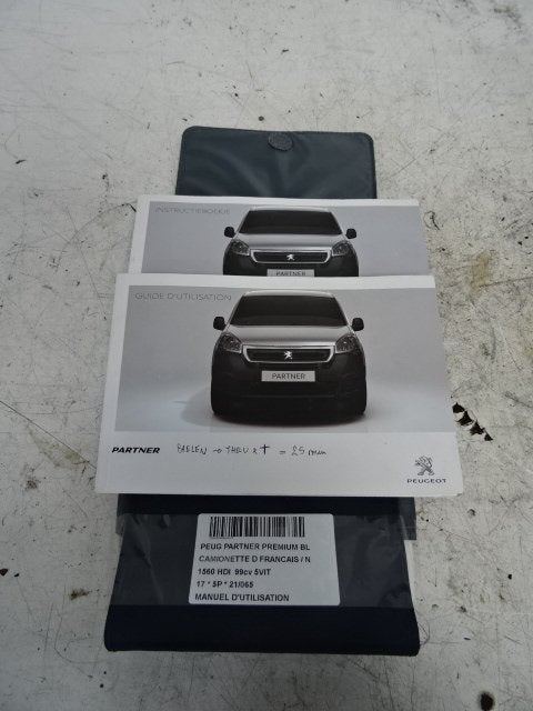 MANUEL UTILISATEUR NOTICE Partner (GC / GF / GG / GJ / GK), Kontakt-peugeot@peugeot.com, Utilisé, Peugeot Deutschland GmbH, Bahnhofsplatz
65423  Rüsselsheim, DE