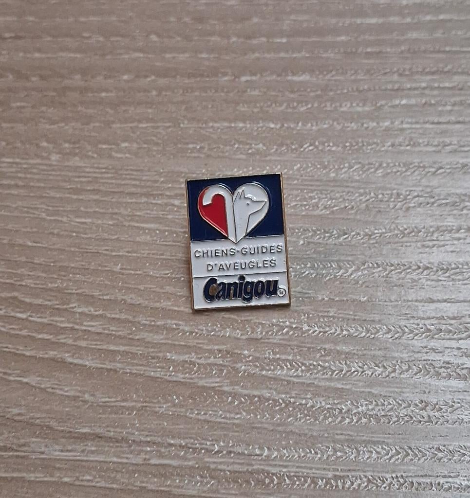 PIN - CANIGOU - CHIEN-GUIDES D'AVEUGLES, Collections, Envoi, Utilisé, Autres sujets/thèmes, Insigne ou Pin's