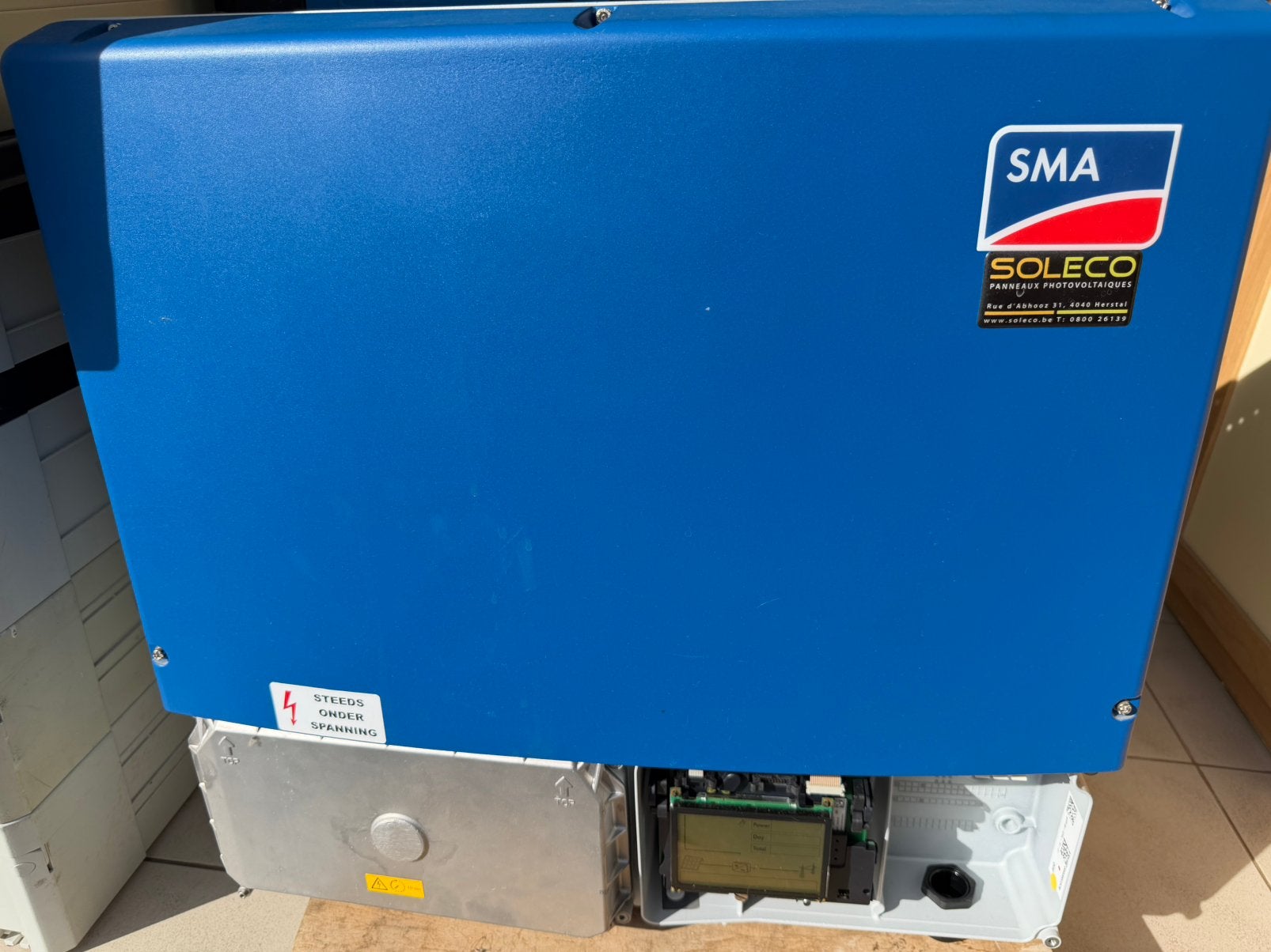 Onduleur SMA, Bricolage & Construction, Panneaux solaires & Accessoires, Enlèvement, Comme neuf, Système complet, 200 watts-crêtes ou plus