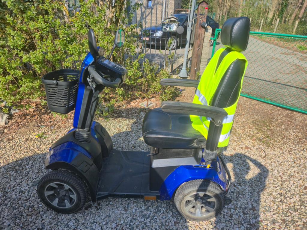 Chaisse electric pour moin valide, Divers, Voitures sans permis & Scooters pour invalides