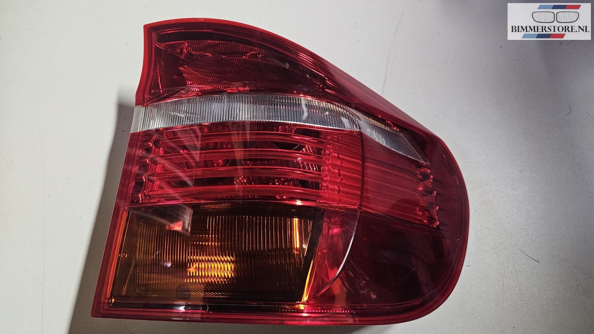 Achterlicht LED rood op zijpaneel rechts BMW X5 E70 63217200, Auto-onderdelen, Verlichting, BMW, Gebruikt, Ophalen of Verzenden