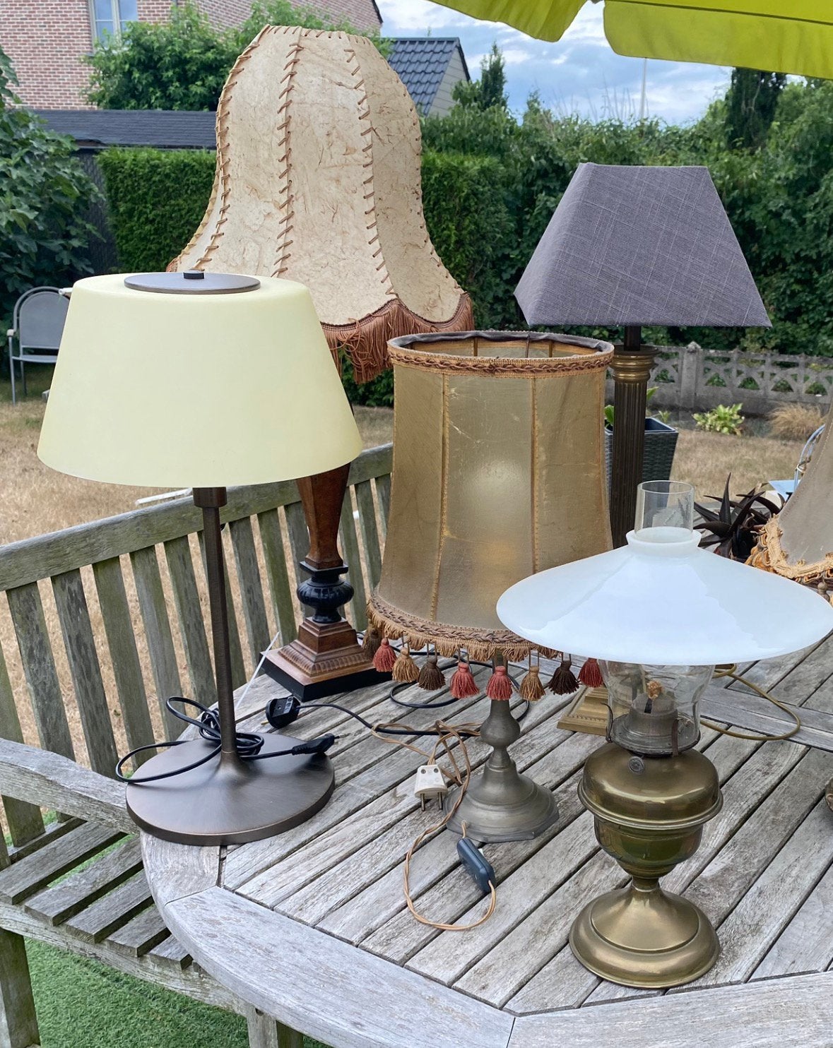 Antieke lampen en moderne, Enlèvement