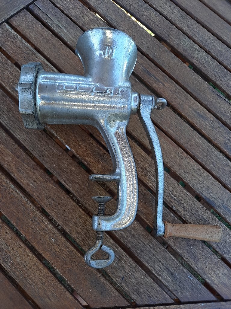Ancien hachoir, Enlèvement