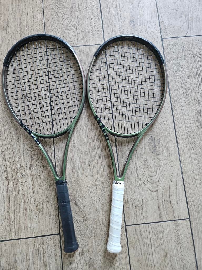 Raquettes tennis Blade V8 100, Sport en Fitness, Ophalen of Verzenden, Gebruikt, Racket, Wilson