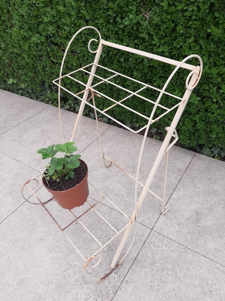 Oud decoratief bloemenrek, Tuin en Terras, Bloembakken en Plantenbakken, Gebruikt, Metaal, Ophalen