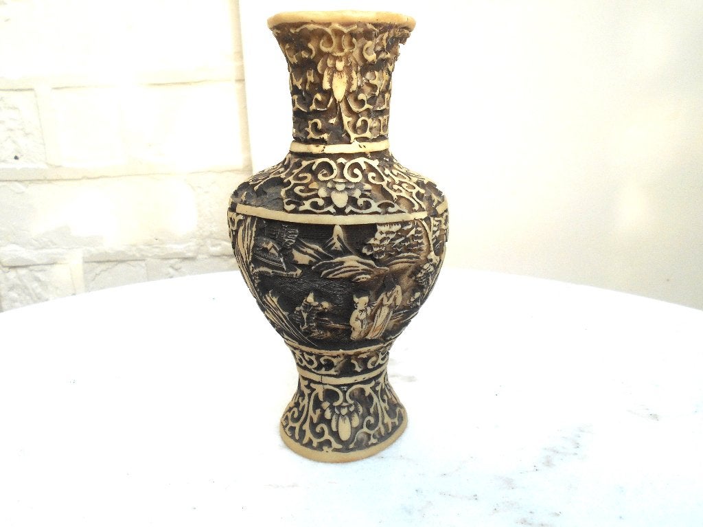 copie ancien vase asiatique en resine hauteur 16 cm, Antiquités & Art, Enlèvement ou Envoi