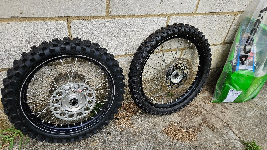 Kawasaki KXF wielen met zandbanden, Motoren, Ophalen, Gebruikt