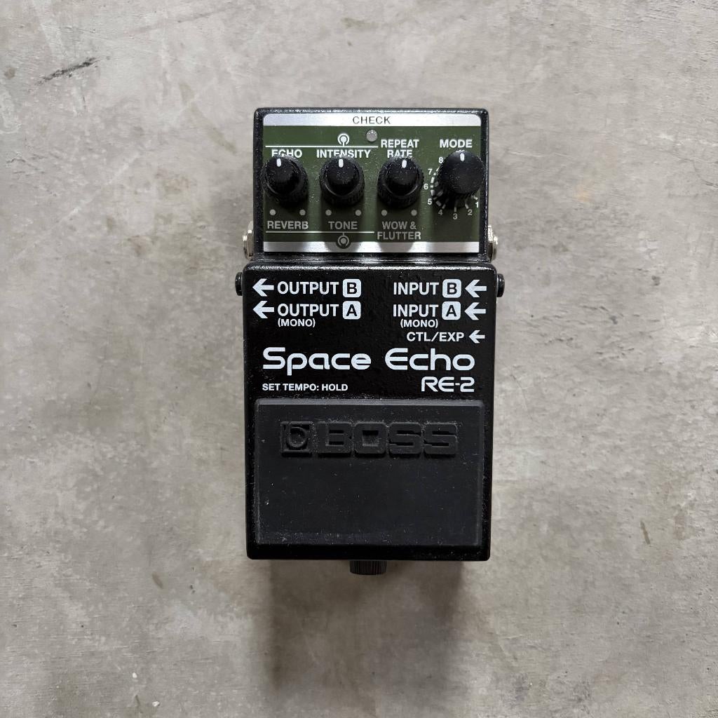 Boss RE-2 Space Echo Delay/Reverb, Musique & Instruments, Effets, Enlèvement ou Envoi, Comme neuf, Delay ou Écho
