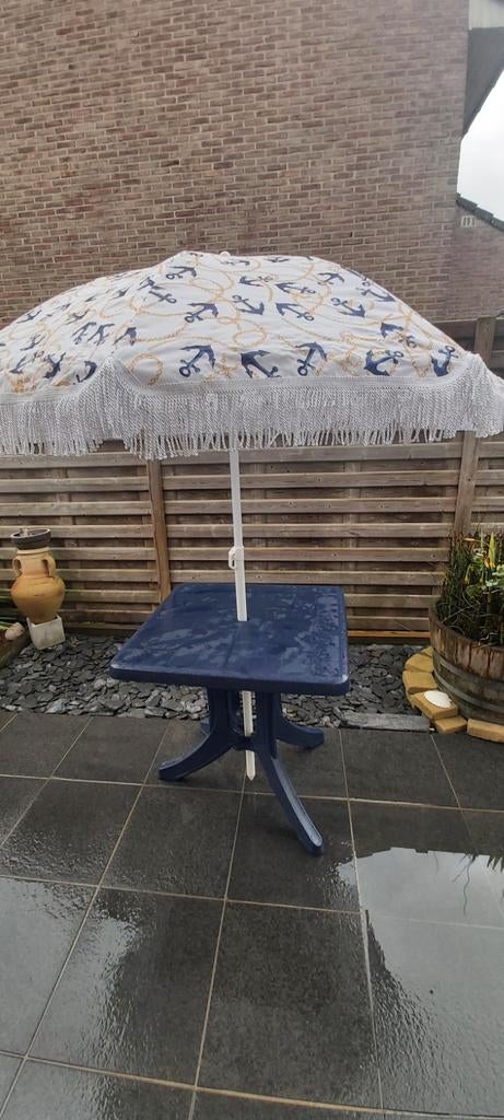 Parasol met tafel, Ophalen