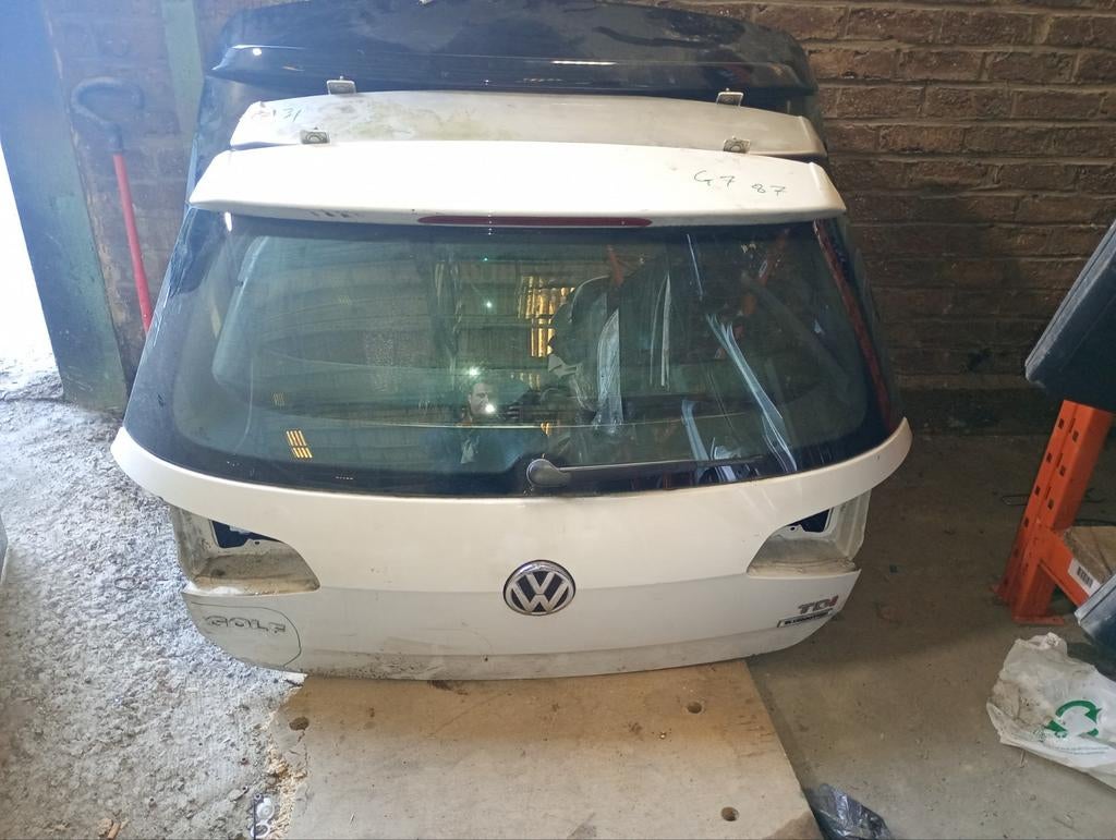 Hayon coffre golf 7, Enlèvement