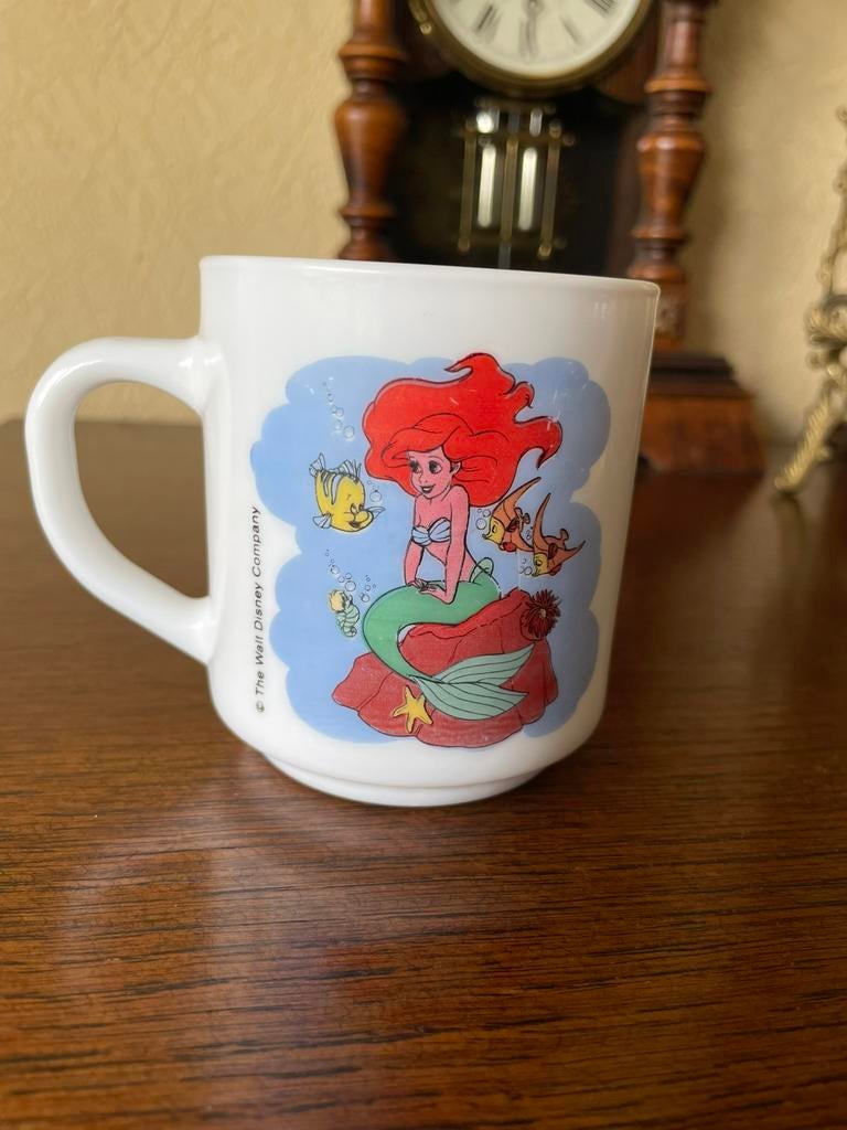 Tasse mug Arcopal Disney La Petite Sirène Ariel, Enlèvement ou Envoi, Pocahontas ou Petite Sirène, Utilisé, Autres types