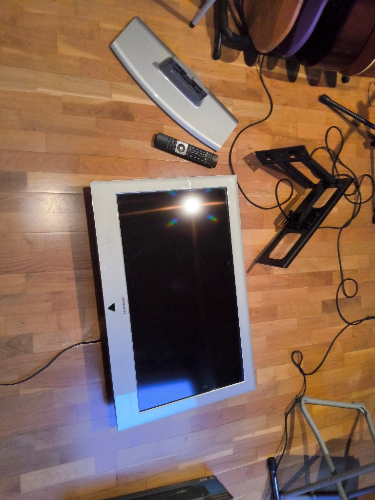 81cm lcd tv met muursteun, Ophalen, LCD