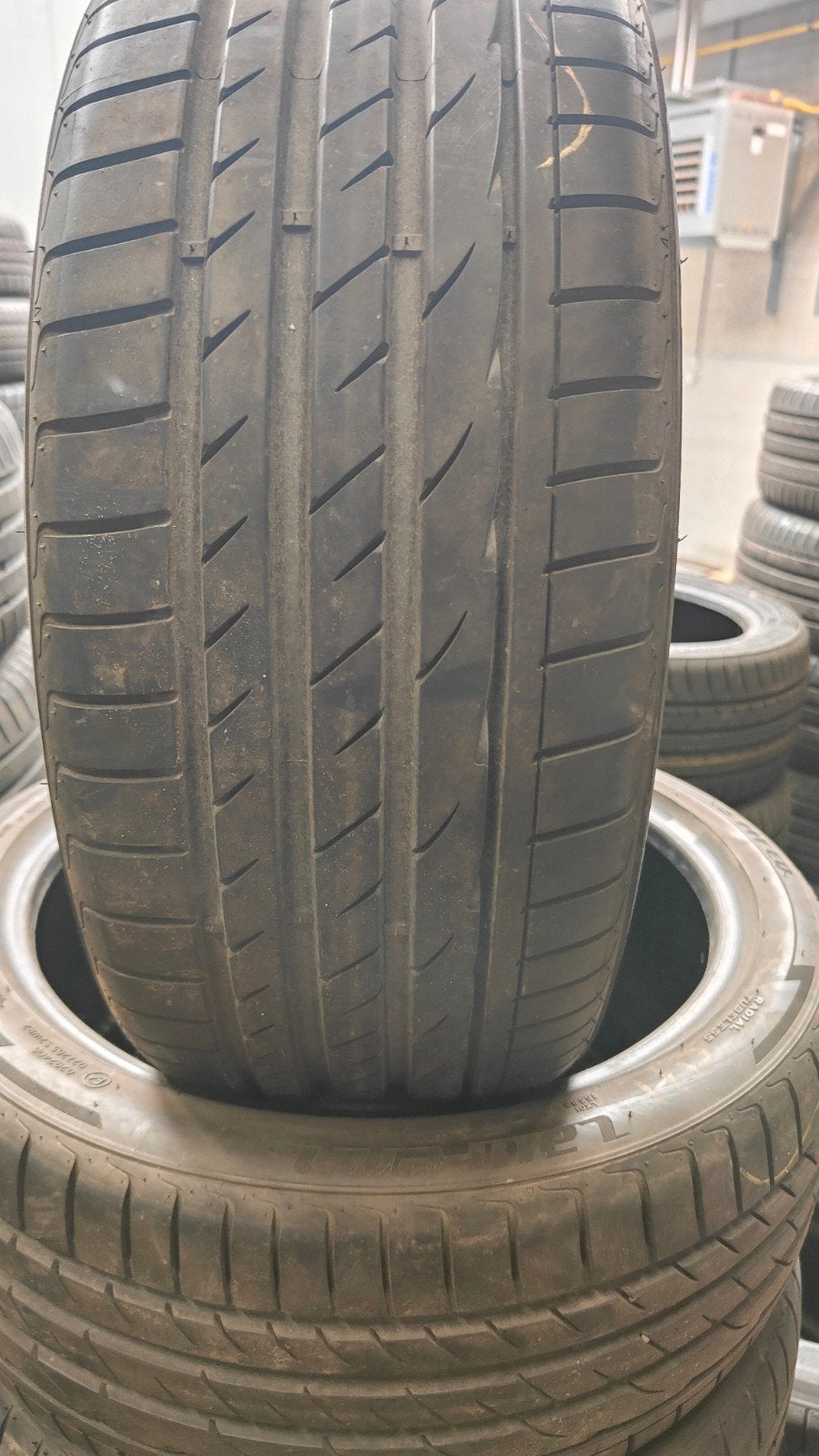 215/40r17 laufen 40€ per stuk met montage en balanceren, Ophalen